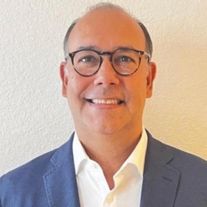 José