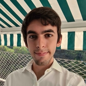 Tomás